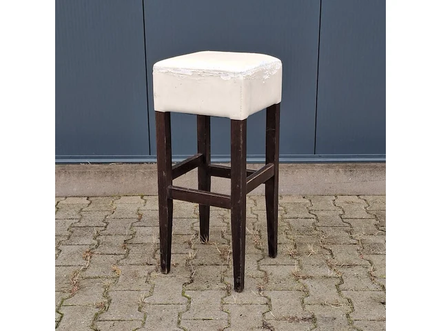 Ca. 15x houten bar-/horecakruk, crème - afbeelding 1 van  7