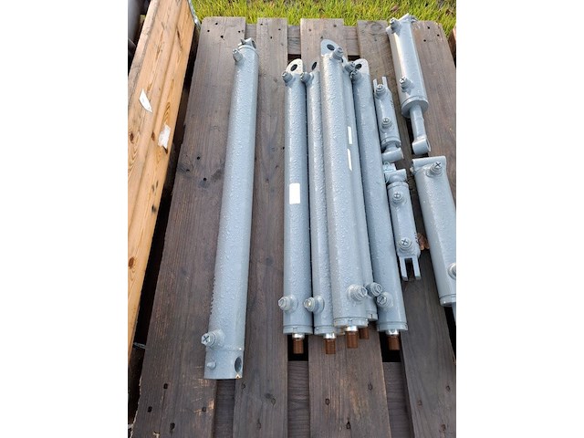 Ca 15x hydraulische cilinder - afbeelding 2 van  7