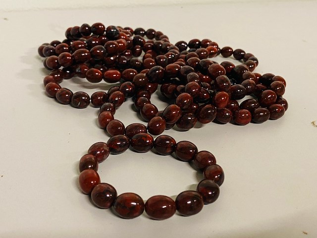 Ca. 15x jaspis breccie trommelarmband - afbeelding 1 van  4