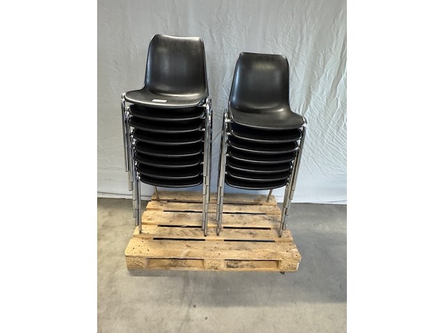 Ca. 15x kantinestoel berico plast, helene 1004/a, zwart - afbeelding 1 van  5