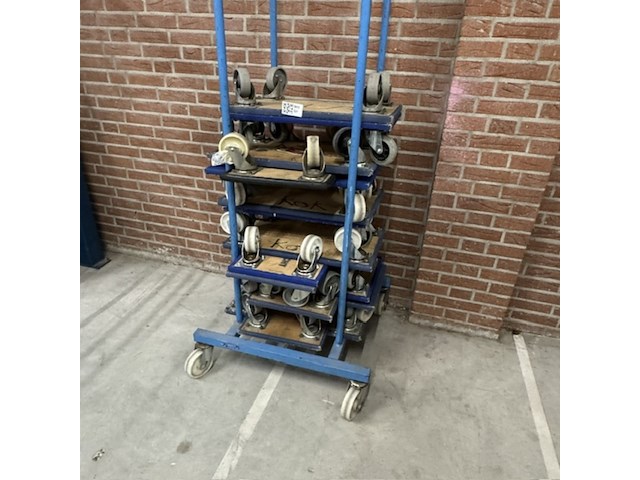 Ca. 15x meubelhondje aarnoudse/cordes, met transportkar - afbeelding 2 van  3