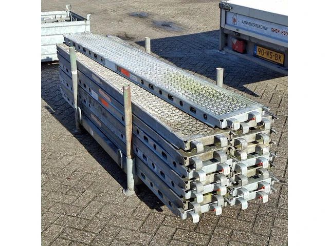 Ca. 15x o-roostervloer, layher, allround | 257x32 cm, in transportbok - afbeelding 3 van  7