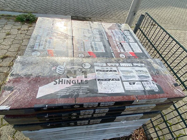 Ca. 15x pak dakshingles, iko, rood, 3m2 per pak - afbeelding 2 van  5