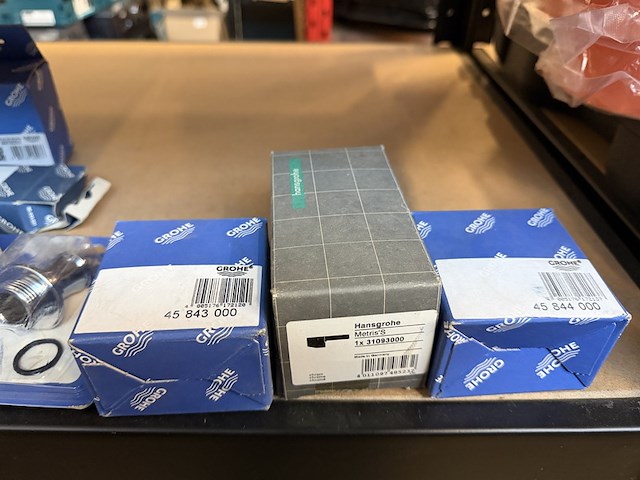 Ca. 15x sanitair/badkamer accessoires en toebehoren, w.o. grohe, hansgrohe - afbeelding 4 van  11