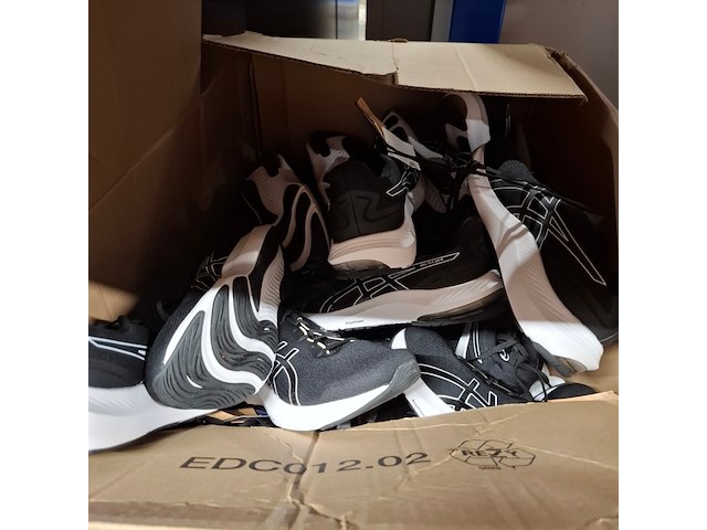 Ca. 15x sportschoenen, asics, o.a. gel-pulse 8 - afbeelding 10 van  10