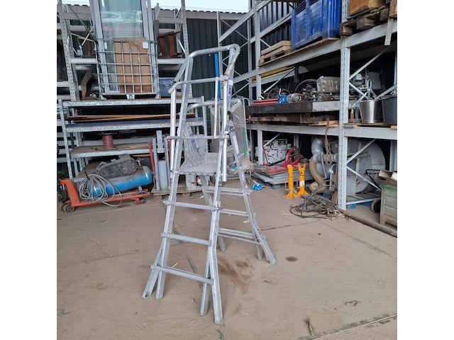 Ca 15x werktrap met bordes, o.a. stradbally - afbeelding 1 van  10