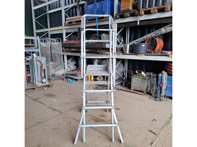Ca 15x werktrap met bordes, o.a. stradbally - afbeelding 4 van  10