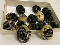 Ca. 15x wilde septarie geodes (handsteen) - afbeelding 1 van  8