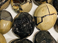 Ca. 15x wilde septarie geodes (handsteen) - afbeelding 6 van  8