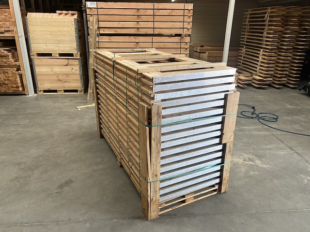 Ca. 16 vuren deurkozijn 90 x 200 cm met plexiglas - afbeelding 3 van  5