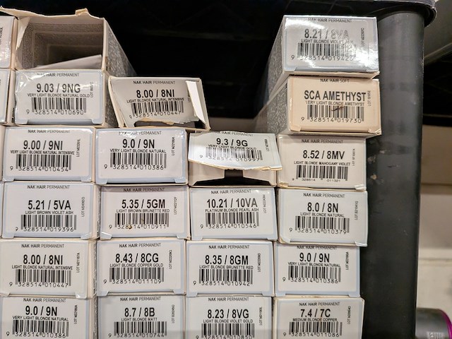 Ca. 160x haarverf , nak permanent - afbeelding 6 van  14