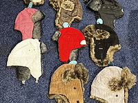 Ca. 160x kunstbont mutsen, dan carol - afbeelding 1 van  5