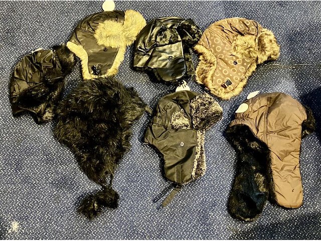 Ca. 160x kunstbont mutsen, dan carol - afbeelding 2 van  5