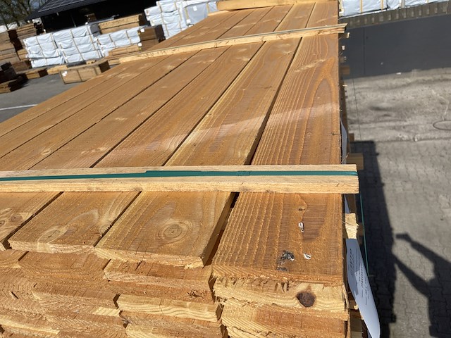Ca. 161x douglas planken fijnbezaagd, 18x150mm, lengte 300cm - afbeelding 1 van  3