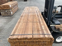 Ca. 162x guyana teak latten fijnbezaagd, 31x50mm, lengte 335cm