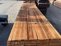Ca. 162x guyana teak planken fijnbezaagd, 31x50mm, lengte 305cm