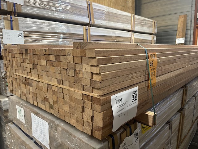 Ca. 164x guyana teak latten geschaafd gevingerlast, 27x45mm, lengte 400cm - afbeelding 4 van  4