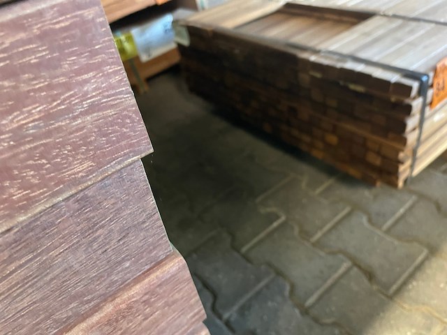 Ca. 167x guyana teak latten geschaafd, 27x40mm, lengte 18/335cm, 83/365cm, 66/395cm - afbeelding 3 van  3