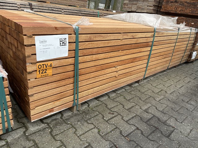 Ca. 168x angelim pedra regels geschaafd, 45x65mm, lengte 300cm - afbeelding 2 van  3