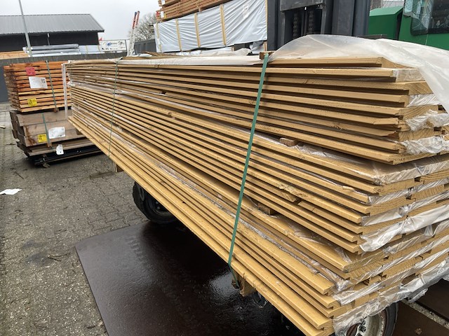 Ca. 168x douglas channelsiding bruin geïmpregneerd, 18x137mm, lengte 300cm - afbeelding 2 van  3