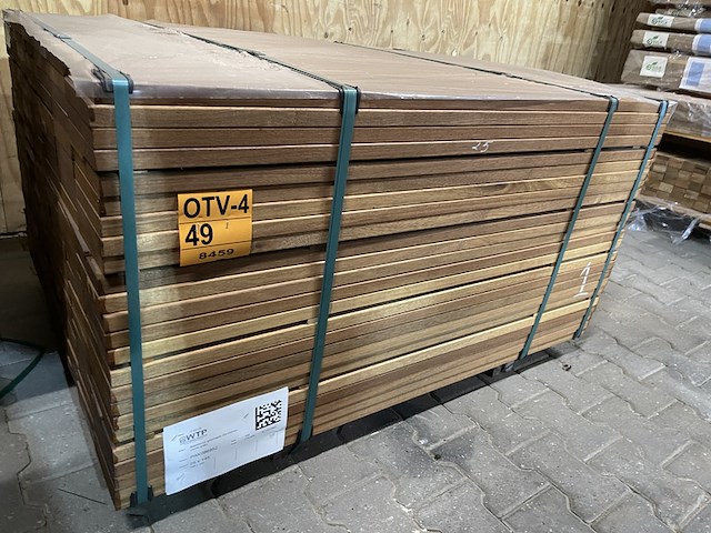 Ca. 168x guyana teak planken geschaafd, 25x145mm, lengte 125cm - afbeelding 2 van  3