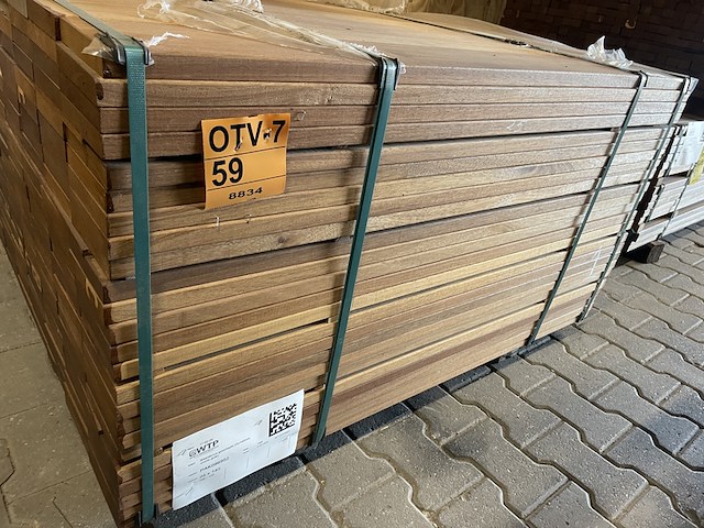 Ca. 168x guyana teak planken geschaafd, 25x145mm, lengte 125cm - afbeelding 2 van  3