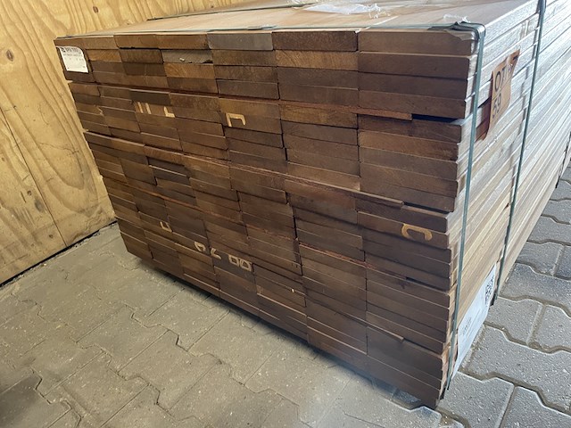 Ca. 168x guyana teak planken geschaafd, 25x145mm, lengte 125cm - afbeelding 3 van  3