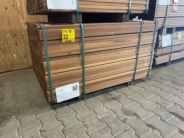 Ca. 168x guyana teak planken geschaafd, 25x145mm, lengte 125cm - afbeelding 4 van  4