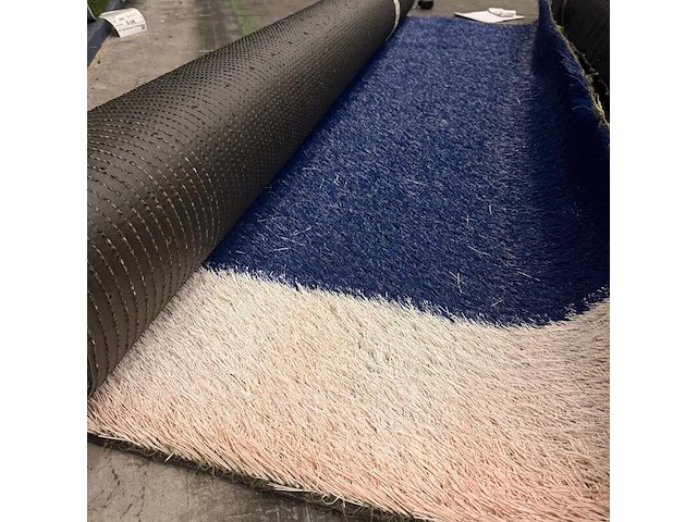 Ca. 16m2 kunstgras, 50 mm hoog, wit - afbeelding 1 van  2