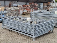 Ca. 16x bouwhek in transportbok