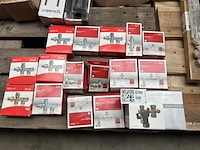 Ca. 16x danfoss thermostatische radiatorventielen en cv-koppelingen - afbeelding 1 van  7