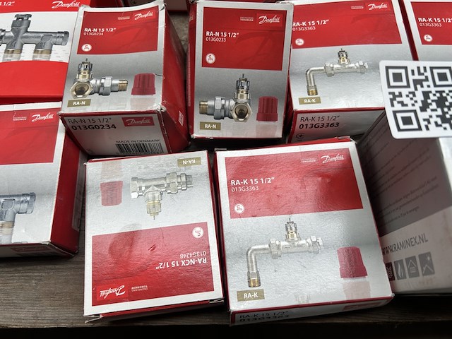 Ca. 16x danfoss thermostatische radiatorventielen en cv-koppelingen - afbeelding 4 van  7