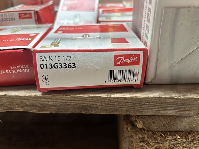 Ca. 16x danfoss thermostatische radiatorventielen en cv-koppelingen - afbeelding 5 van  7