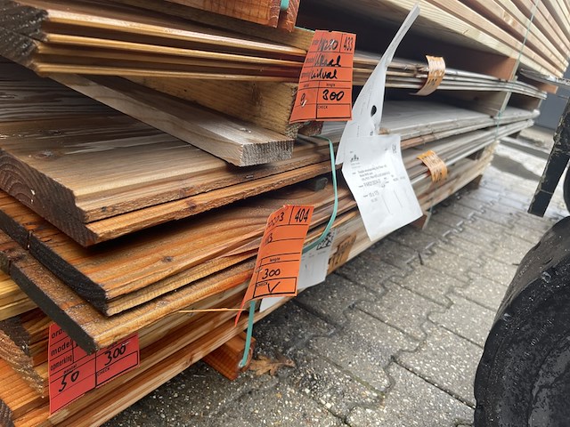 Ca. 16x douglas wisselsponning, 18x190mm, lengte 300cm - afbeelding 2 van  3