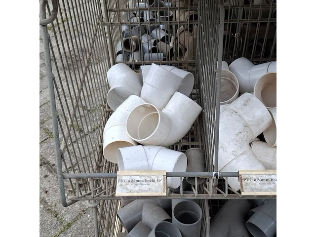 Ca. 16x draadmand met divers pvc materiaal en ijzerwaar - afbeelding 41 van  52