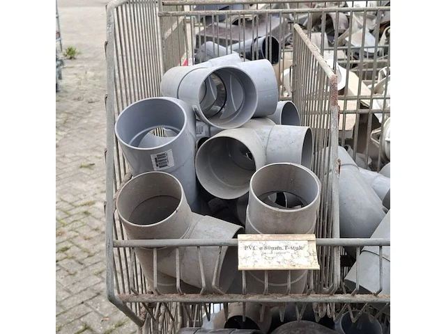 Ca. 16x draadmand met divers pvc materiaal en ijzerwaar - afbeelding 48 van  52
