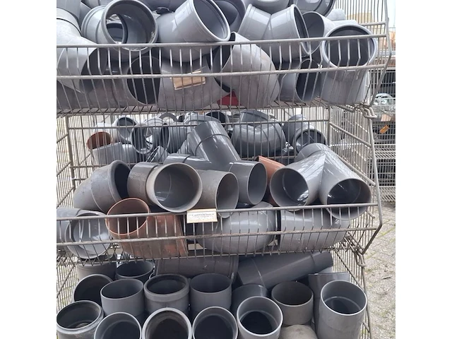 Ca. 16x draadmand met divers pvc materiaal - afbeelding 13 van  22