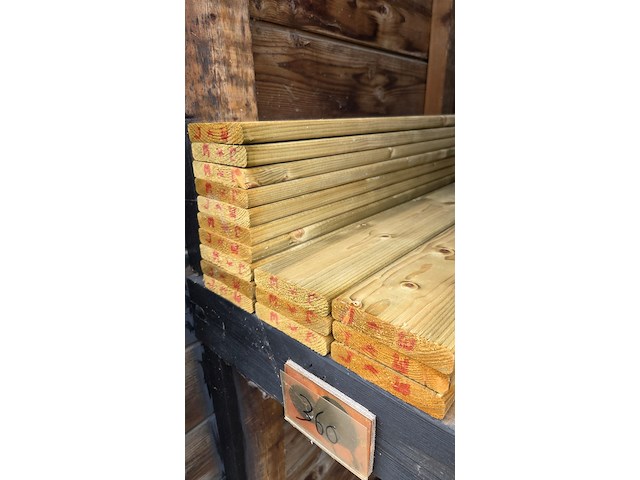 Ca. 16x geschaafde geïmpregneerde planken, 360 cm - afbeelding 2 van  3