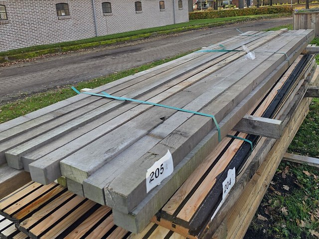 Ca. 16x hardhouten regels fijnbezaagd, 40x60mm, lengte 270cm (b keuze) - afbeelding 1 van  1