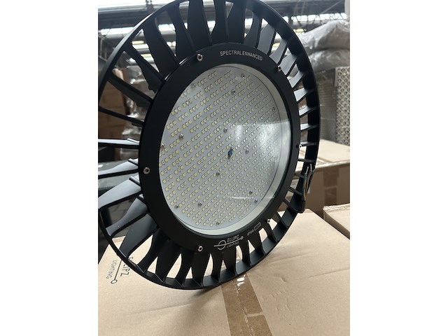Ca. 16x high bay light hbu 150w 5700k ip66 met industriële kap ellipz lighting - afbeelding 4 van  7