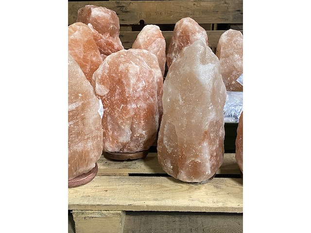 Ca. 16x himalaya zoutlampen met houten voet - afbeelding 4 van  9