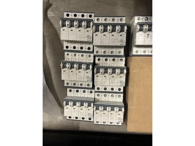 Ca. 16x installatieautomaat siemens - afbeelding 4 van  18