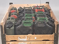 Ca. 16x jerrycan