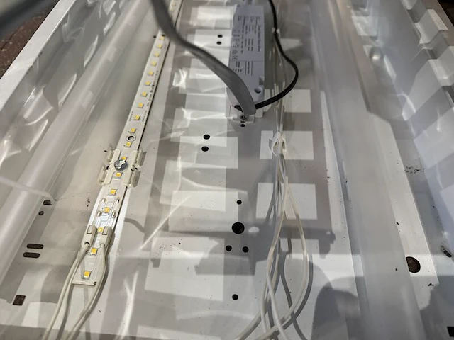 Ca. 16x langwerpig led-plafondarmatuur, luminación general, 841 minicomfort led 2x, wit, 2018 - afbeelding 3 van  6