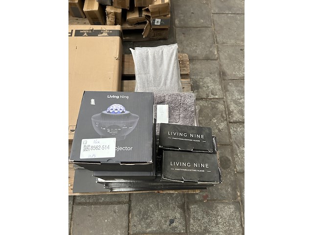 Ca. 16x living nine artikelen w.o. sterrenprojectors - afbeelding 1 van  4