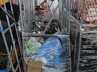 Ca. 16x rolcontainer gevuld met diverse kantoor en magazijn goederen - afbeelding 3 van  51