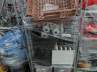 Ca. 16x rolcontainer gevuld met diverse kantoor en magazijn goederen - afbeelding 8 van  51
