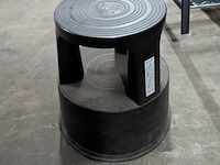 Ca. 16x rolcontainer gevuld met diverse kantoor en magazijn goederen - afbeelding 10 van  51