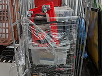 Ca. 16x rolcontainer gevuld met diverse kantoor en magazijn goederen - afbeelding 15 van  51