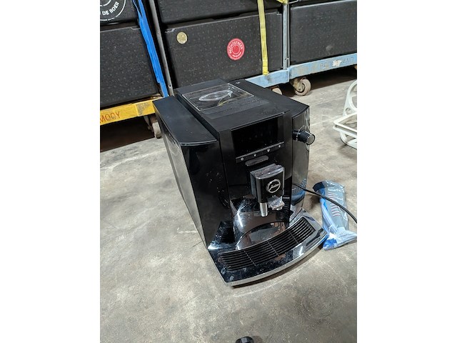 Ca. 16x rolcontainer gevuld met diverse kantoor en magazijn goederen - afbeelding 16 van  51